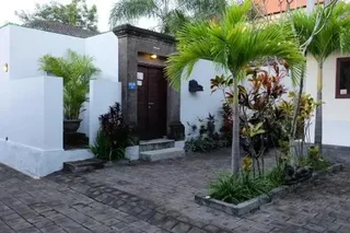 Керобокан: Pennylane Villa