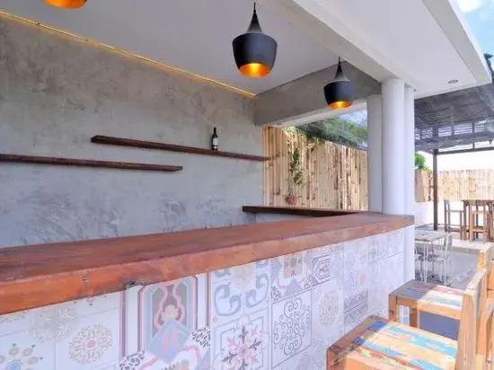 Кута: 艾里巴厘岛库塔水明漾卡优贾堤酒店(Airy Seminyak Kayu Jati Kuta Bali)