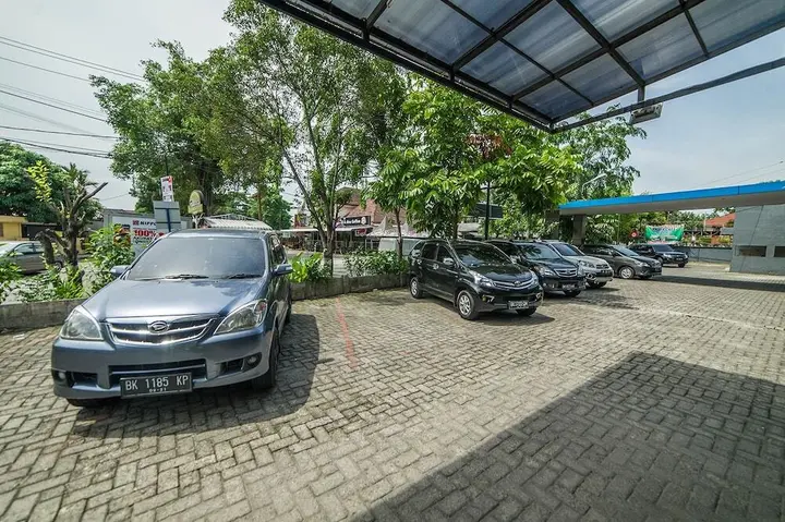 Медан: Airy Polonia Abdullah Lubis 3 Medan