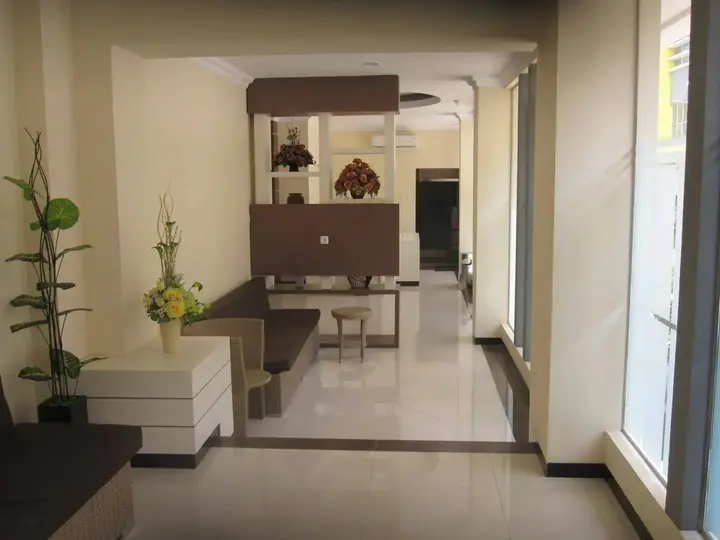 Маланг: Lily Guest House