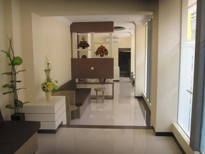 Маланг: Lily Guest House