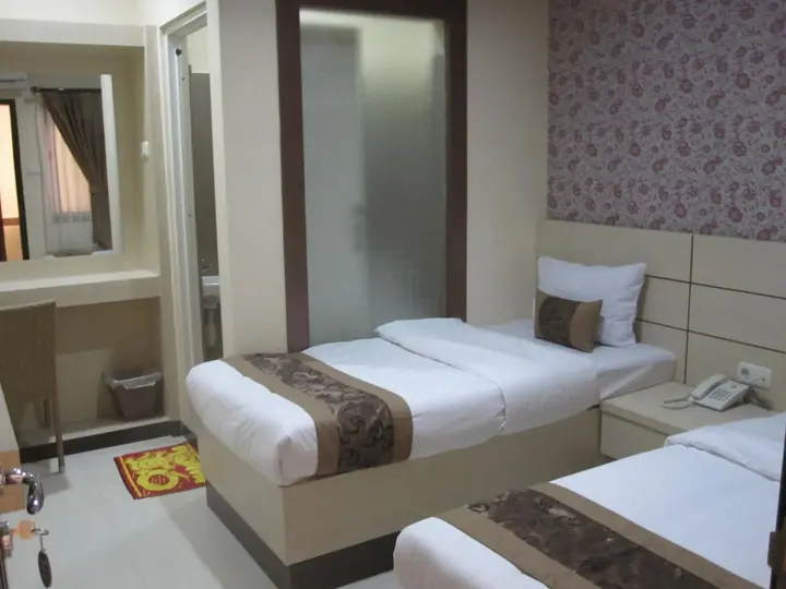 Маланг: Lily Guest House