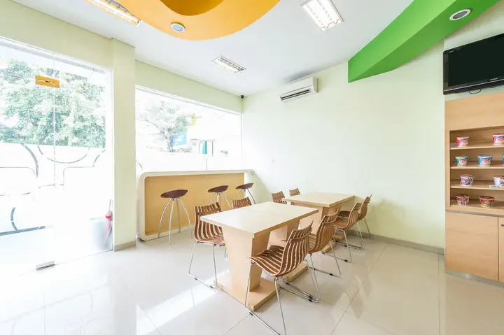 Суракарта: Airy Terminal Tirtonadi Ahmad Yani 280 Solo