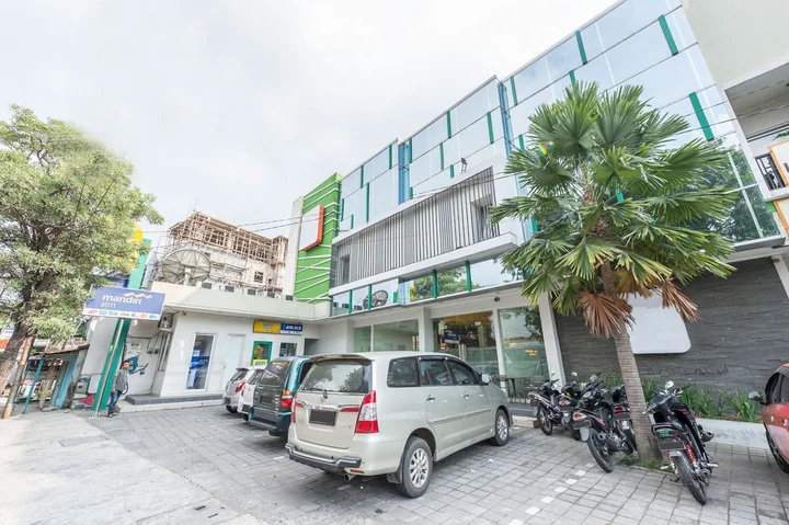Суракарта: Airy Terminal Tirtonadi Ahmad Yani 280 Solo