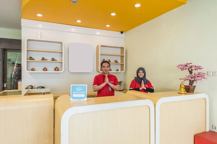 Суракарта: Airy Terminal Tirtonadi Ahmad Yani 280 Solo