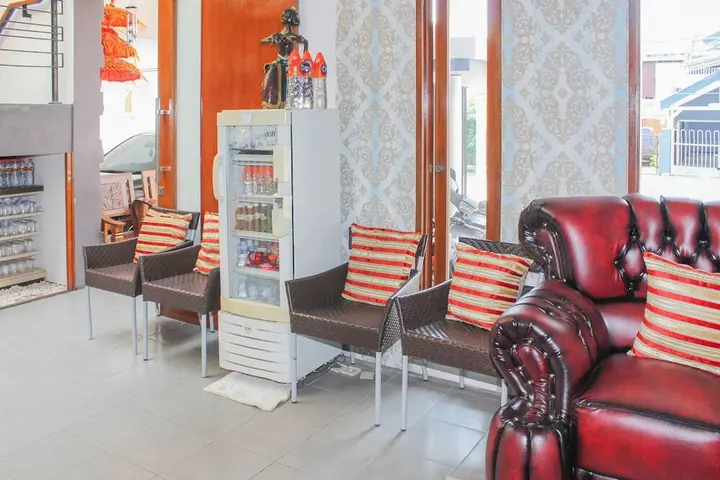 Сурабая: Airy Wijaya Kusuma Dukuh Kupang Timur 20 Surabaya