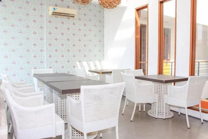 Сурабая: Airy Wijaya Kusuma Dukuh Kupang Timur 20 Surabaya