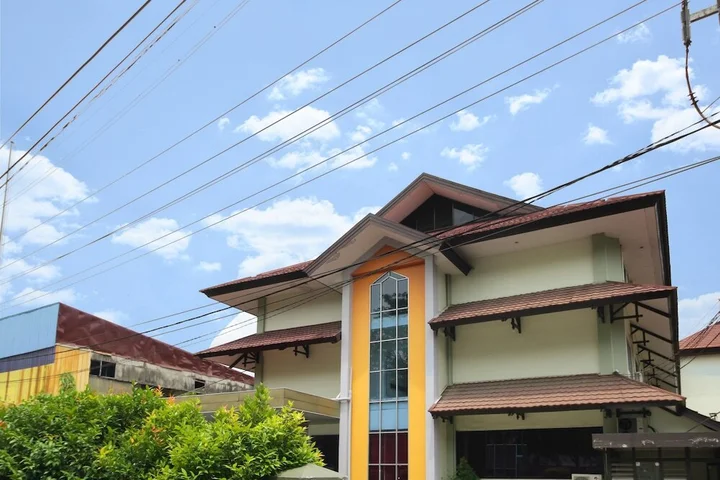 Понтианак: Airy Pontianak Selatan Imam Bonjol 111