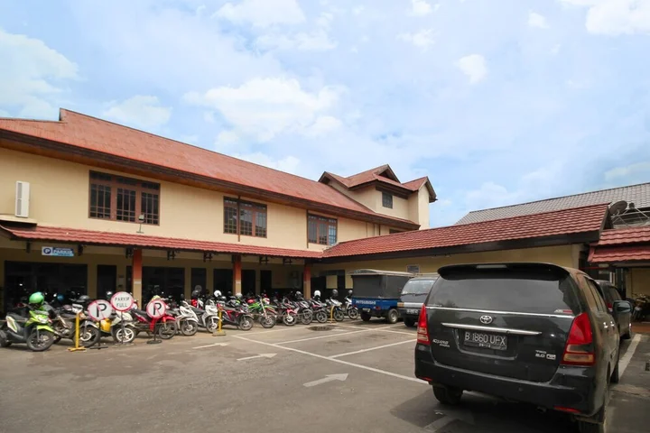 Понтианак: Airy Pontianak Selatan Imam Bonjol 111