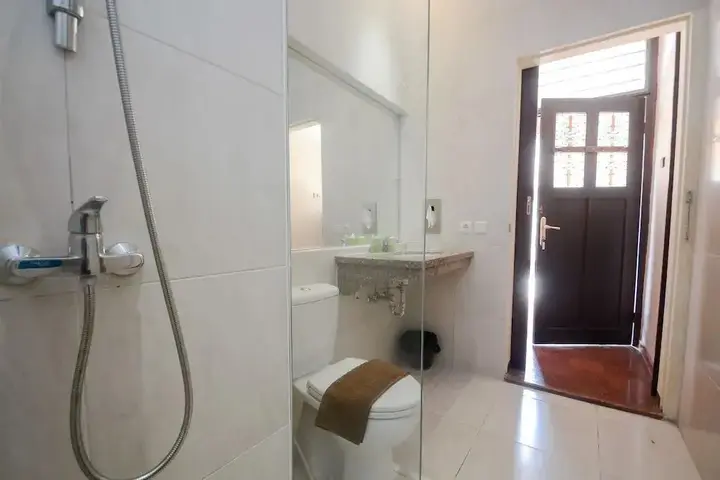 Маланг: Airy Klojen Lamongan 12 Malang