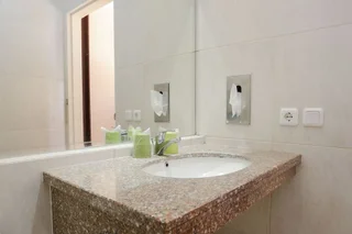 Маланг: Airy Klojen Lamongan 12 Malang