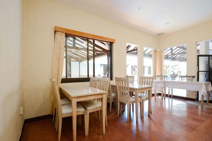 Маланг: Airy Klojen Lamongan 12 Malang