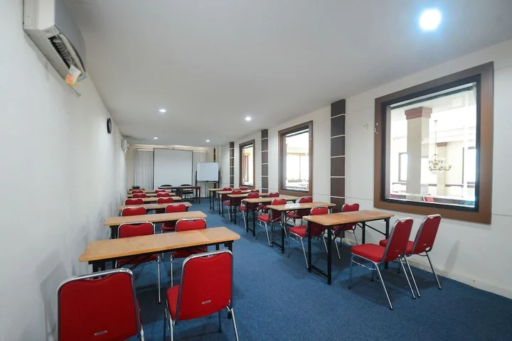 Сурабая: Airy Gubeng Sumatra 89 Surabaya