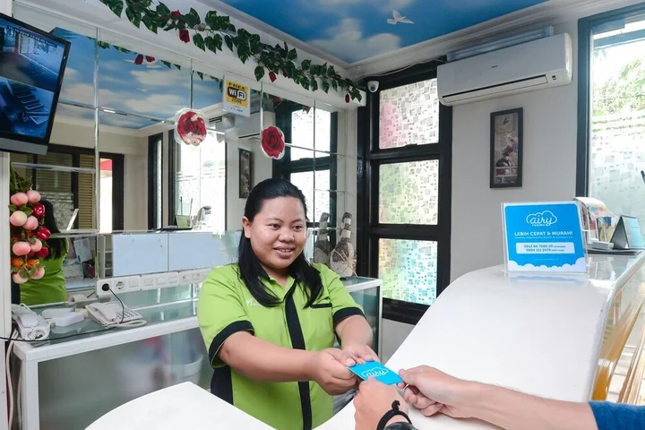 Сурабая: Airy Ahmad Yani Ketintang Baru Dua 12 Surabaya