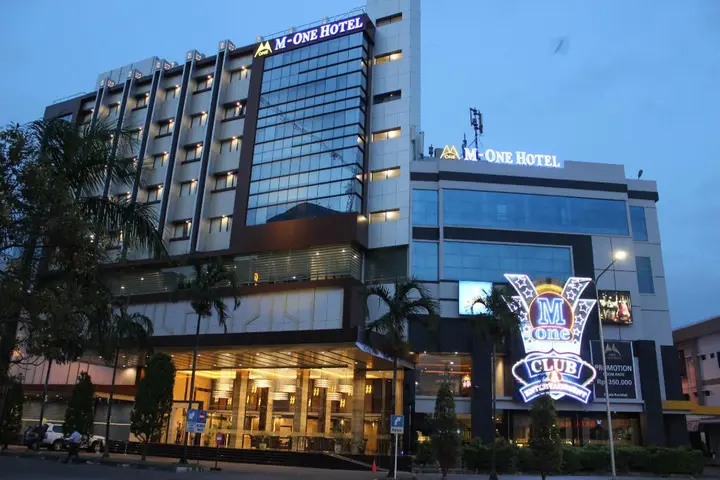 Батам: M One Hotel