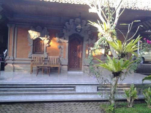 Тегаллаланг: Gusti House