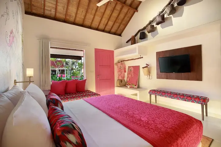 Гили Аир: PinkCoco Gili Air
