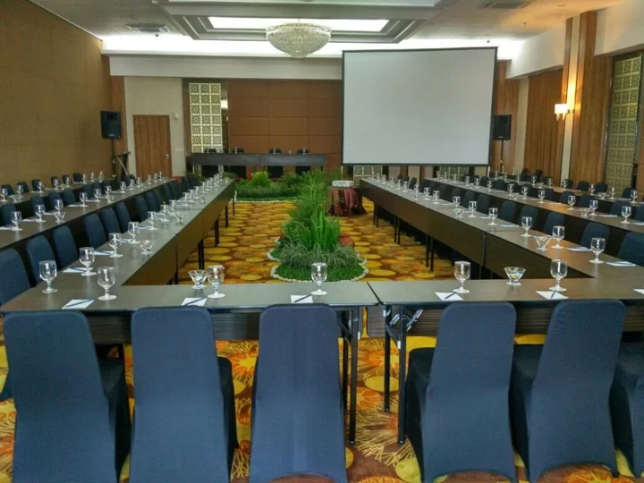 Батуретно: Grand Serela Hotel Yogyakarta