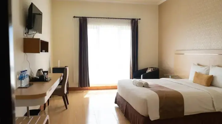 Рутенг: Revayah Hotels
