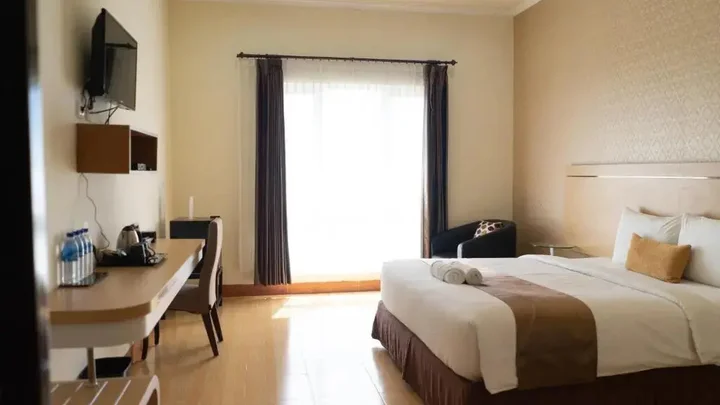 Рутенг: Revayah Hotels
