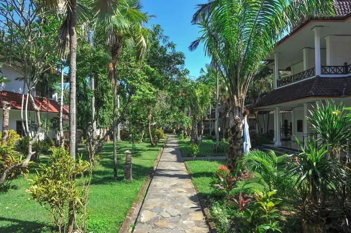Сенджиги: 龙目岛艾里潘泰圣吉吉克拉丹甘酒店(Airy Pantai Senggigi Krandangan Lombok)
