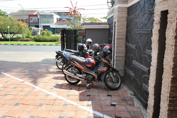 Маланг: Airy Klojen Raya Dieng 15 Malang