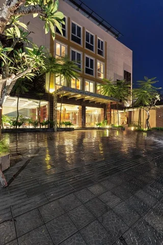 Батуретно: Hotel Adilla Syariah Ambarukmo
