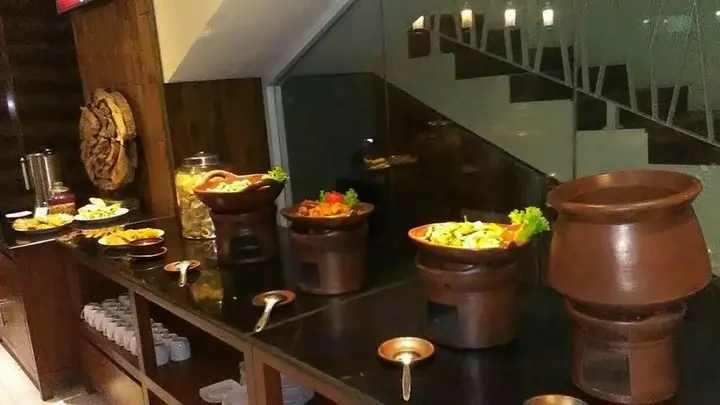 Батуретно: Hotel Adilla Syariah Ambarukmo