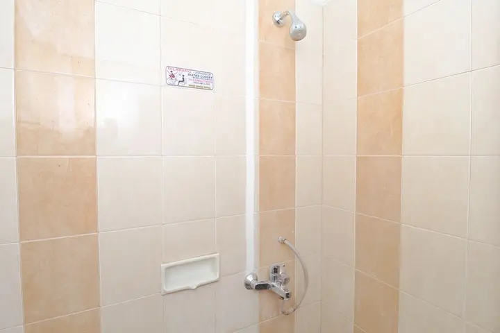 Горонтало: Airy Kota Timur HB Jassin 533 Gorontalo