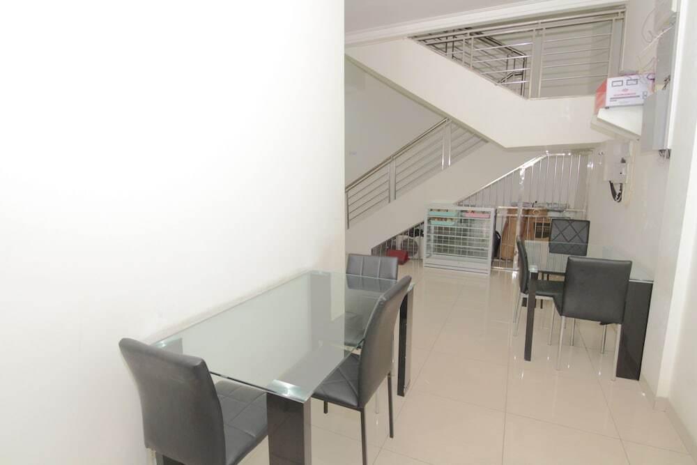 Семаранг: Airy Pecinan Kalikuping Utara 243 Semarang