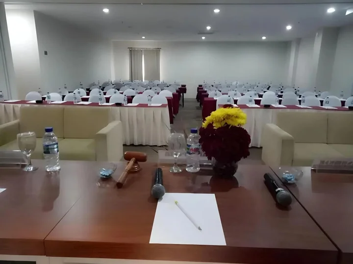 Сурабая: Best Hotel Kedungsari