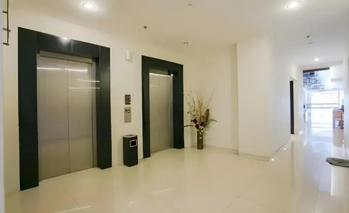 Сурабая: Best Hotel Kedungsari