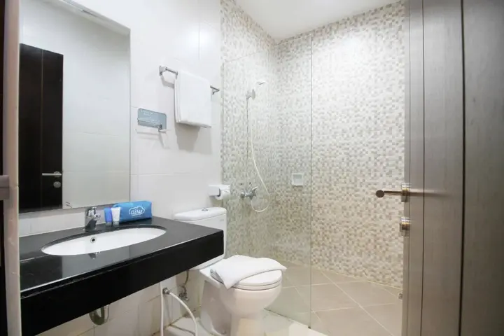 Сурабая: Best Hotel Kedungsari