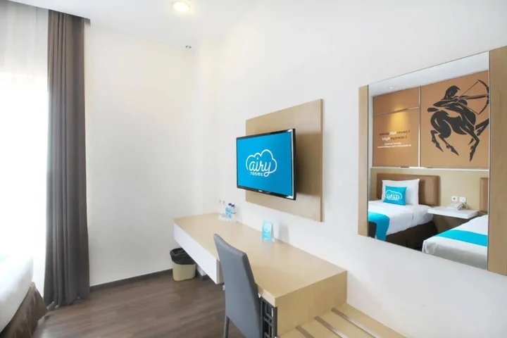 Сурабая: Best Hotel Kedungsari