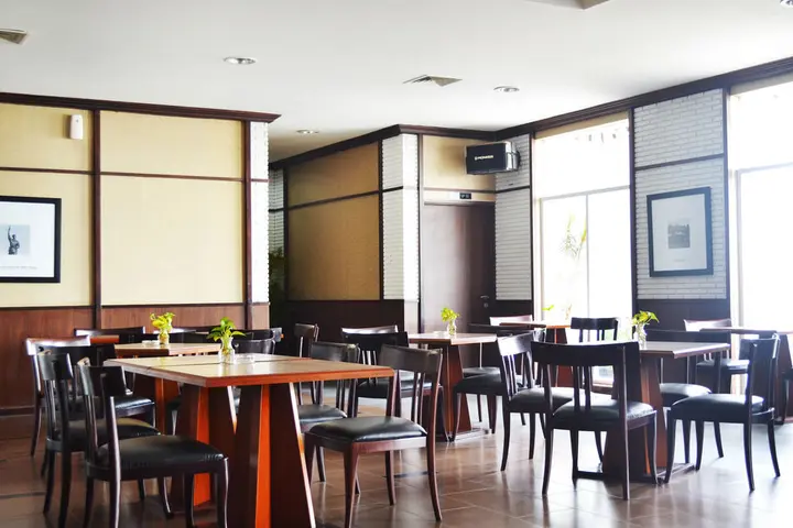 Суракарта: Airy Ngarsopuro Gatot Subroto 89 Solo