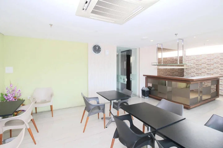 Сурабая: Airy Taman Remaja Kusuma Bangsa Surabaya