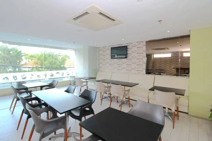 Сурабая: Airy Taman Remaja Kusuma Bangsa Surabaya