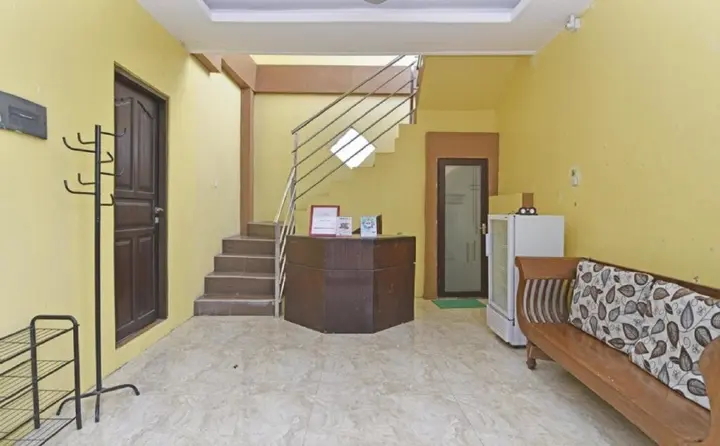 Унгасан: OYO 1836 Aeena Village