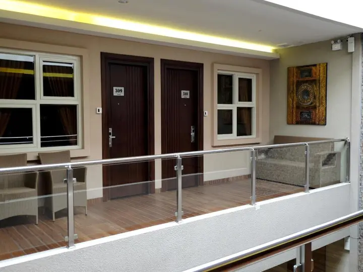 Маланг: De'Corner Guest House