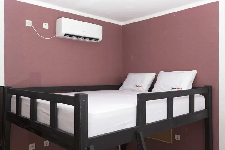 Депок: RedDoorz near University of Indonesia