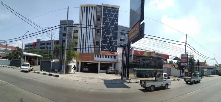 Семаранг: Front One Inn Semarang