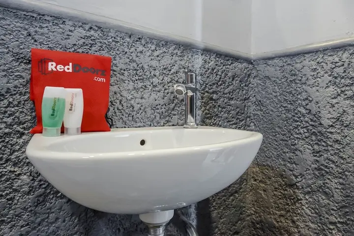 Сурабая: Reddoorz @ Banyu Urip
