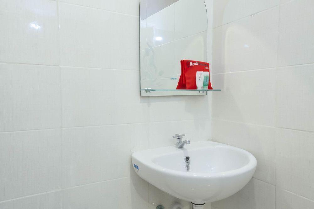 Сурабая: Reddoorz near Terminal Joyoboyo