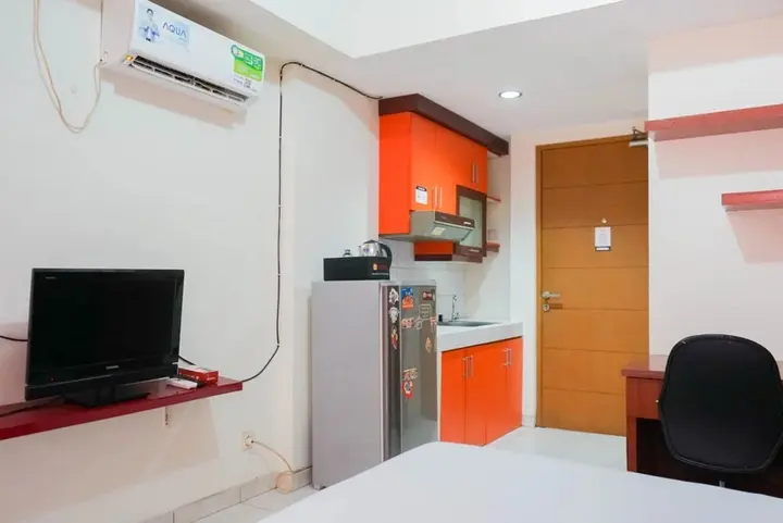Депок: Comfy Studio Apartment at Margonda Residence 2 By Travelio