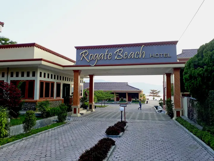 Озеро Тоба: Rogate Beach Hotel