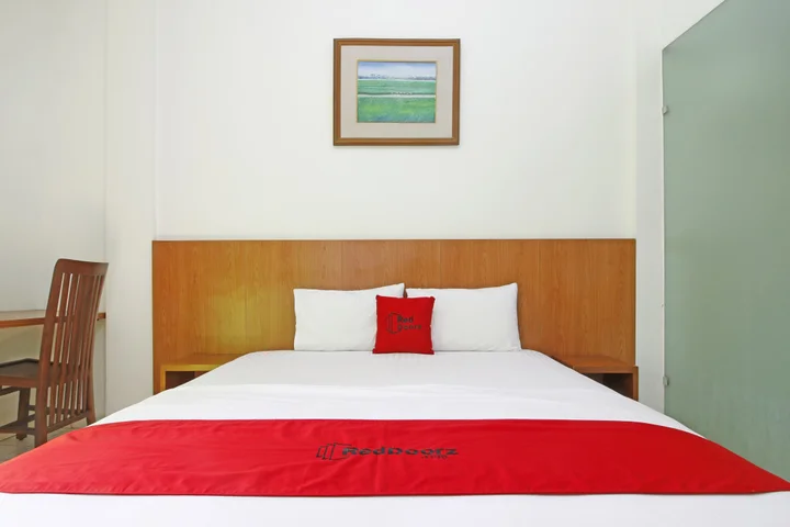 Депок: RedDoorz @ Turangga Sari