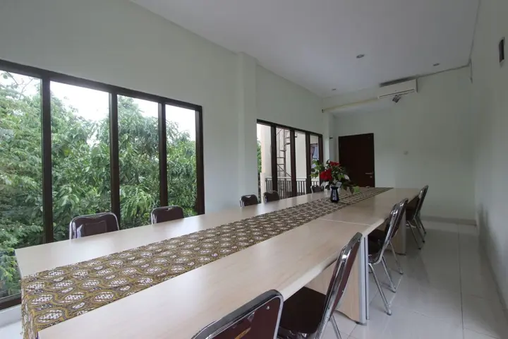 Депок: RedDoorz @ Turangga Sari