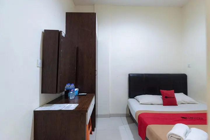 Батам: RedDoorz @ Nagoya Indah