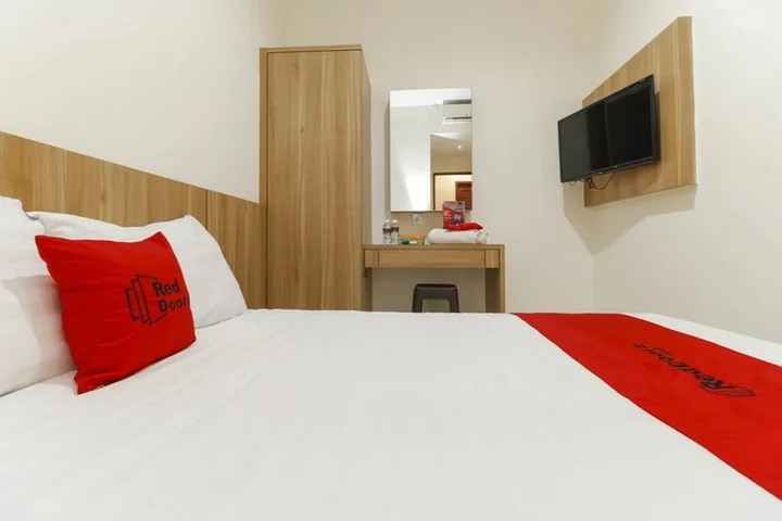 Батам: RedDoorz @ Nagoya Indah