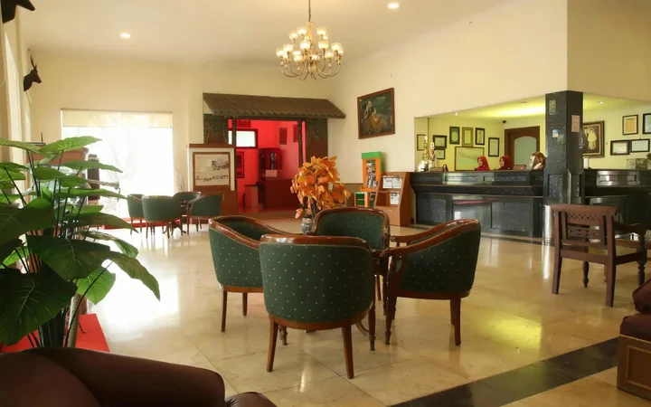 Кебумен: Candisari Hotel & Resto